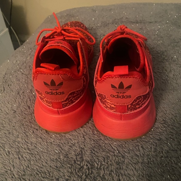 Big kids adidas sneakers - Picture 2 of 3